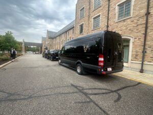 Hummer Mercedes Benz Sprinter Limos Morris Inn South Bend Indiana